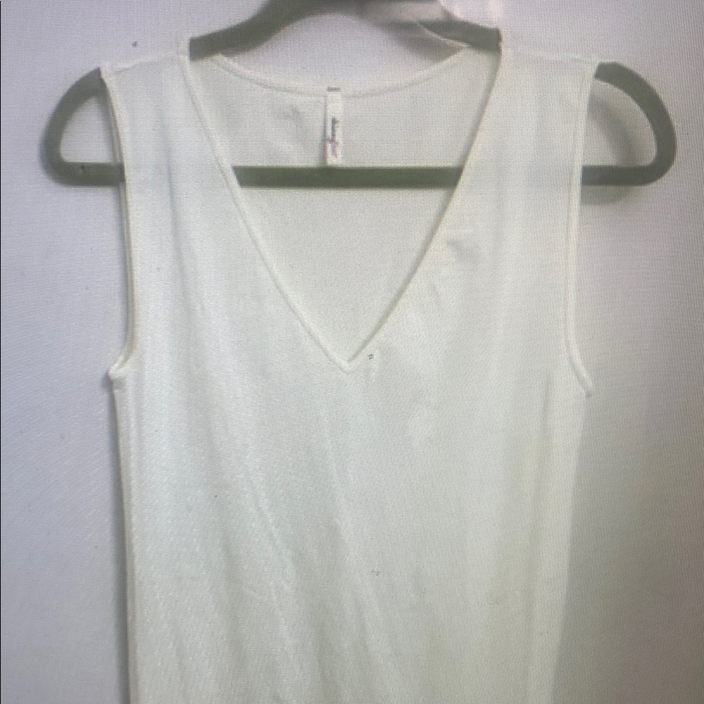 Elegant White Sleeveless Top